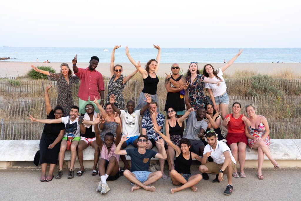 Le SPF organise le 01 et le 02 juillet 2019, un programme autour de la culture des jeunes avec l’agence de communication Havas. Pendant l’été, les salariés de l’agence parrainent une quinzaine de jeunes aidés par le SPF et les accompagnent dans la création d’un projet personnel (réalisation d’un livre, d’une expo photo, d’un film…). Dans ce contexte, ils partent tous à Sète du 1er au 3 juillet, où ils feront des expos, participeront à un festival…