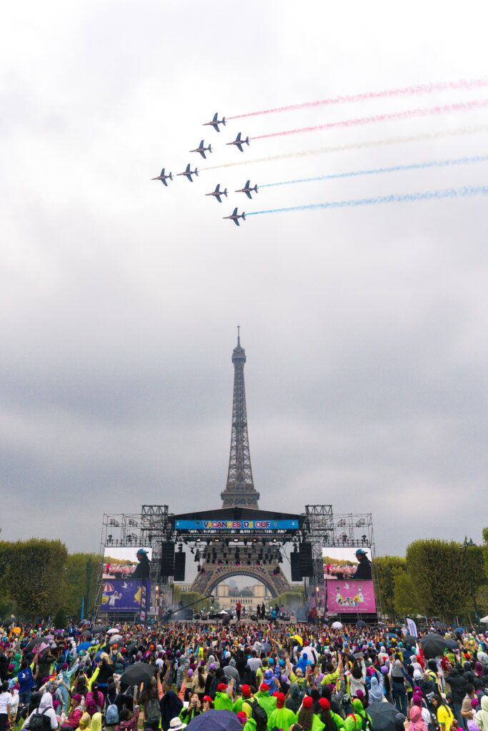 Chaque année, le Secours populaire organise des « Journée des oubliés des vacances » pour les enfants qui ne sont pas partis. Cette année, à l’occasion des 80 ans de l’association, la Journée des oubliés des vacances prend une ampleur inédite : 40 000 enfants venus de toute la France, mais aussi d'Europe et du monde sont attendus à Paris pour une journée de vacances inoubliable.