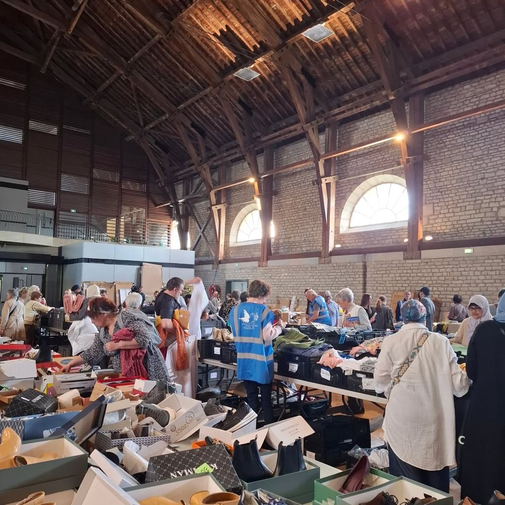 Aucune description de photo disponible.