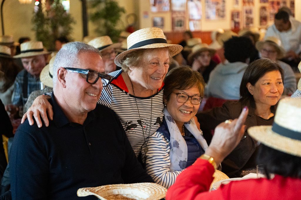Séniors à table. © Béatrice Usseglio / Secours populaire
