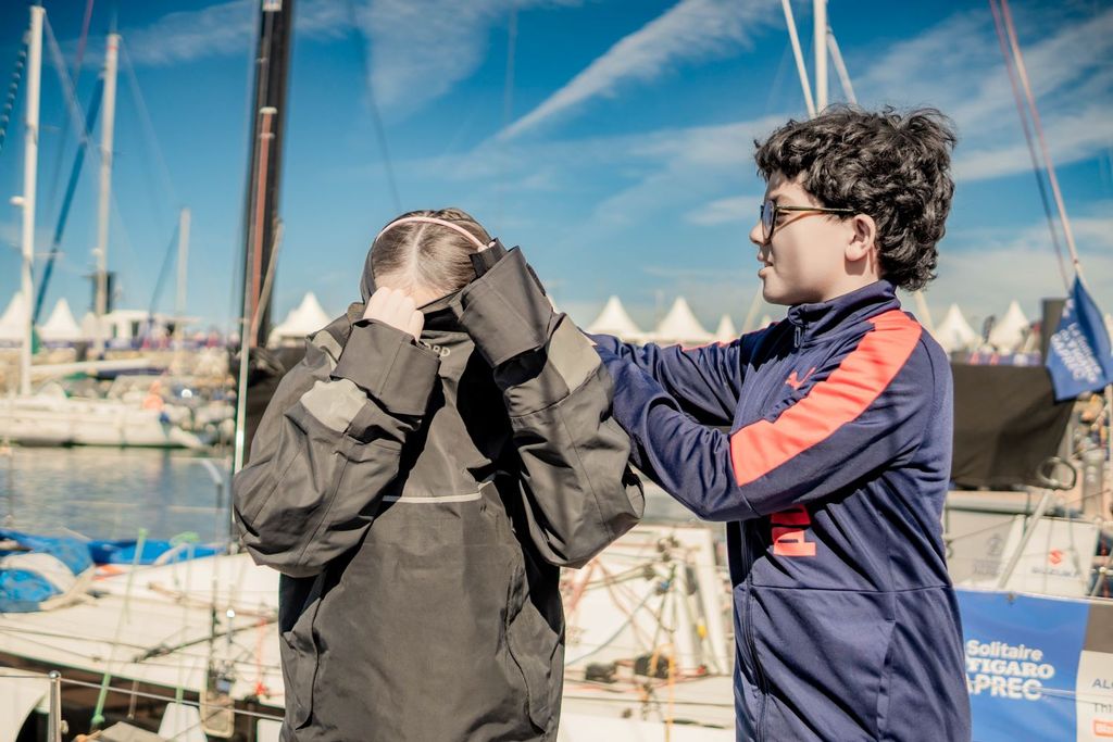 Akram Yeva combinaison survie voilier