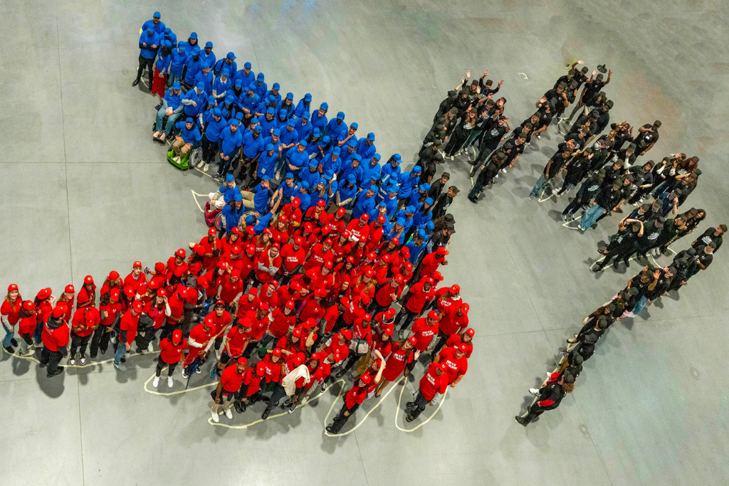 Organisation solidaire : comité, bénévoles, indépendance, proximité