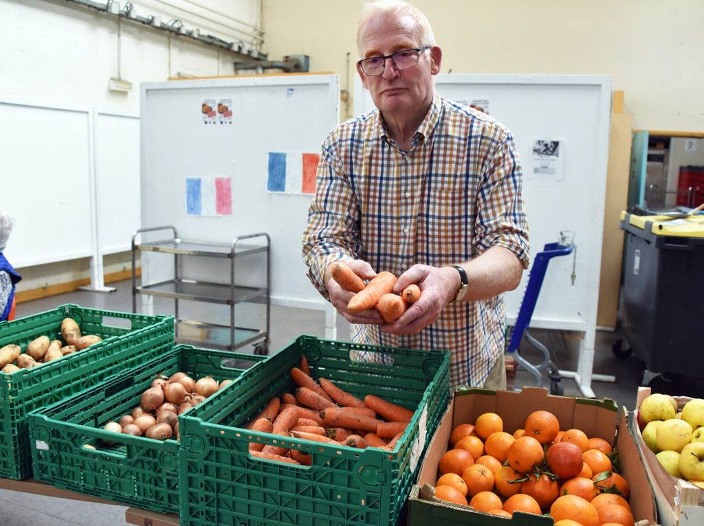 Distribution de fruits et légumes au comité de Saint-Denis ©SPF 93