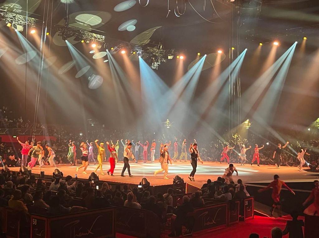 scènes, artistes et jeux de lumières