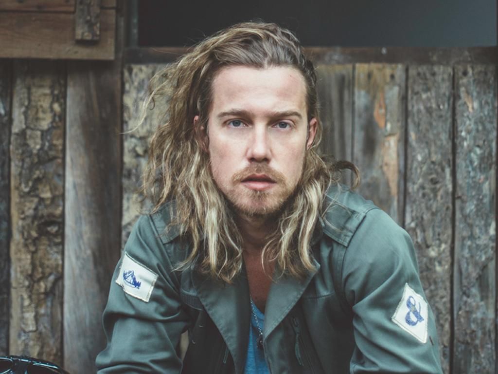 Julien Doré se mobilise pour les sinistrés des Alpes-Maritimes