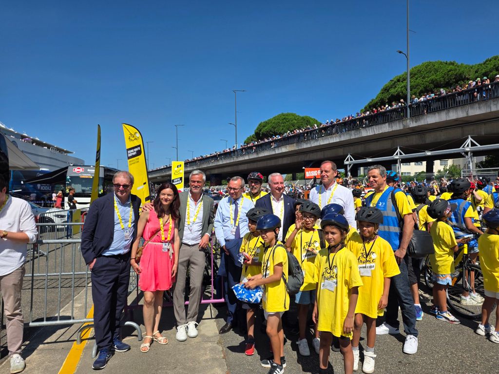 Officiels Rour de France 2025