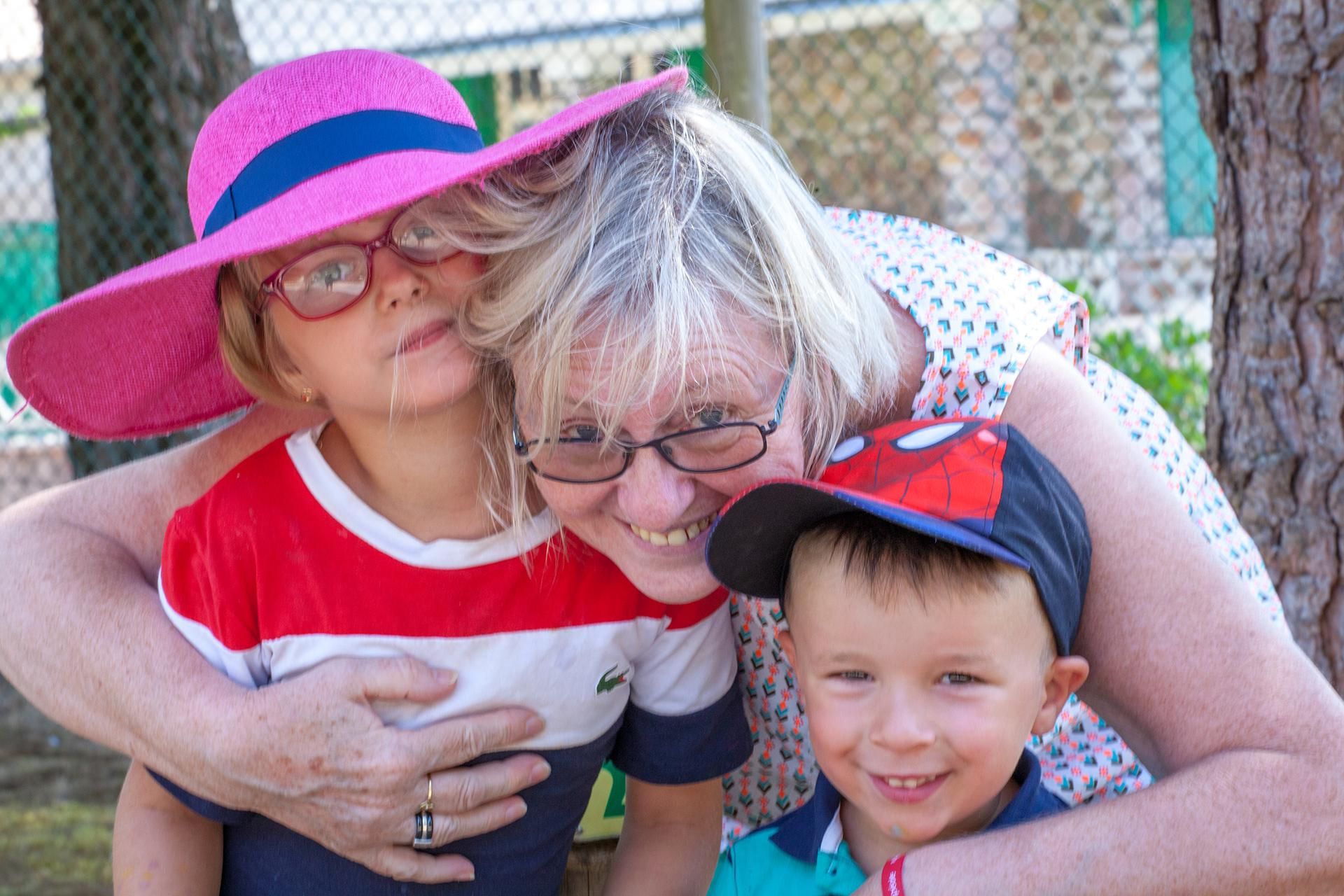Marie-Odile est l'une des bénévoles qui se relaient pour s'assurer que tout se passe bien pour les familles. Marie-Odile est l'une des bénévoles qui se relaient pour s'assurer que tout se passe bien pour les familles.