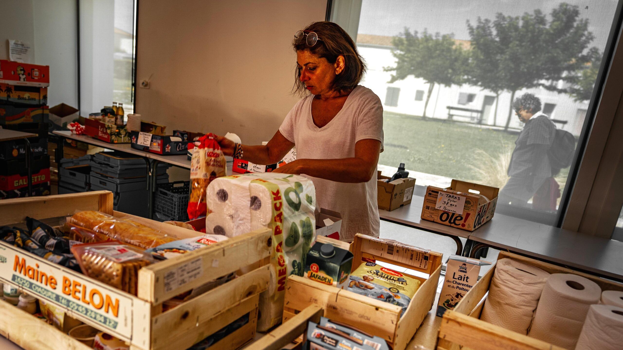 L'antenne mobile vient en aide à plus de 120 familles, plusieurs mois après le déconfinement. L'antenne mobile vient en aide à plus de 120 familles, plusieurs mois après le déconfinement.