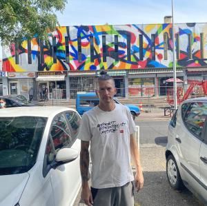 une fresque aux couleurs de la solidarité. une fresque aux couleurs de la solidarité.