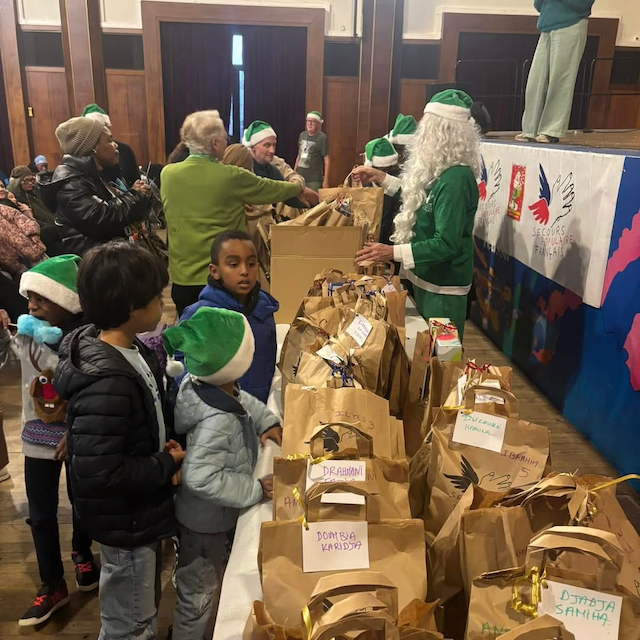 Les réveillons solidaires des Pères Noël verts