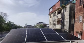 Les premiers panneaux solaires installés grâce à la mobilisation des bénévoles du Secours populaire ouvrent à nouveau les horizons à Cuba.