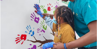 Une fresque de la solidarité