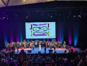 [CONGRES SPF] Trois déléguées de la Fédération de la Creuse ont participé au 40ème Congrès National du Secours populaire ce weekend à Lille. Des rencontres, des propositions, des idées, des orientations, des échanges... "Pour que le monde tourne autrement, faisons grandir la solidarité"