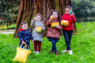 La Fédération de la Mayenne organise, pour le week-end de Pâques, sa chasse aux œufs annuelle au jardin de la Perrine, jardin botanique à l’anglaise, très fréquenté de Laval. Jeux olympiques 2024 oblige, cette chasse aux œufs est placé sur le thème du sport. Une quarantaine de bénévoles se mobilisent le samedi et le dimanche pour accueillir le public. En 2023, 1 000 «passeports» de chasse ont été délivrés aux enfants et plus 3 500 personnes ont été accueillies pour participer à la chasse.