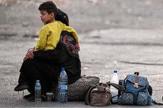 Des familles libanaises trouvent refuge à Jdeidat Yabus, à la frontière avec la Syrie