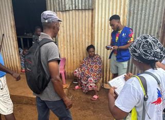 Mayotte. Distribution. Pastille purification eau.