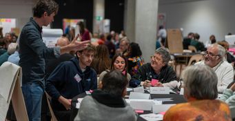 Les « ruches », petits groupes de travail, permettent à chacun des 1200 délégués de s’exprimer.