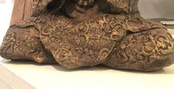 Anouk Hilly - Jeune bonze