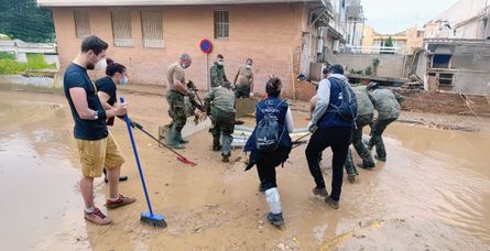 Dès le lendemain de la catastrophe, les bénévoles de la Cepaim se sont portés sur les lieux – ici, le 4 novembre, à Benetusser – afin d'aider les populations.