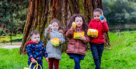 La Fédération de la Mayenne organise, pour le week-end de Pâques, sa chasse aux œufs annuelle au jardin de la Perrine, jardin botanique à l’anglaise, très fréquenté de Laval. Jeux olympiques 2024 oblige, cette chasse aux œufs est placé sur le thème du sport. Une quarantaine de bénévoles se mobilisent le samedi et le dimanche pour accueillir le public. En 2023, 1 000 «passeports» de chasse ont été délivrés aux enfants et plus 3 500 personnes ont été accueillies pour participer à la chasse.